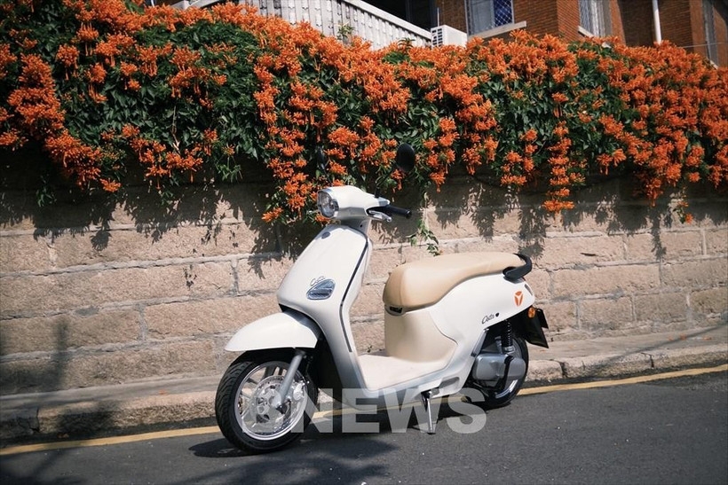 YADEA Osta is positioned as its flagship electric scooter and produced on the new Bac Ninh production line. (Photo: Bnews/VNA)