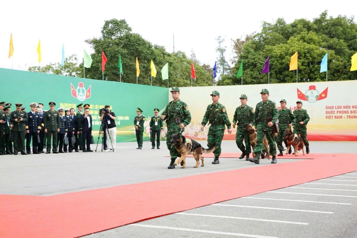The exercise takes place as part of the 10th Vietnam–China Border Defence Friendship Exchange, in the presence of the Ministers of National Defence of the two countries.