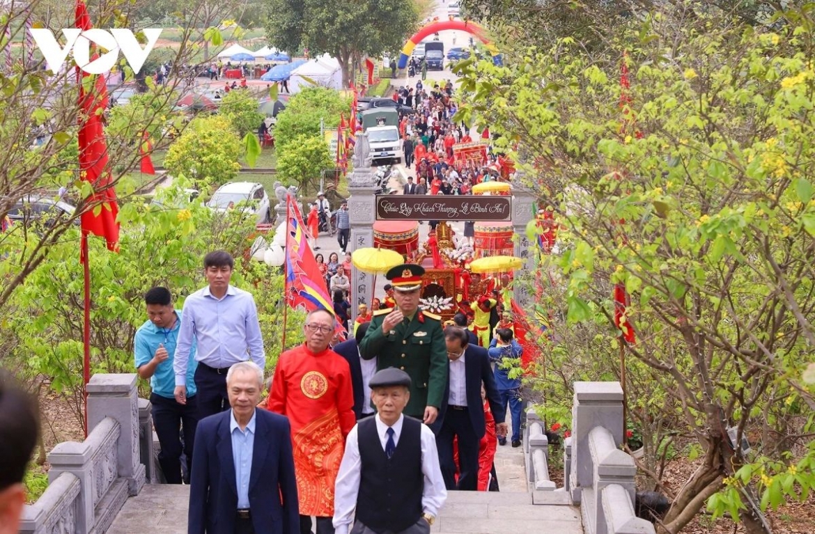 More than just a local celebration, the festival represents a bridge between past and present. It offers international visitors a deeper understanding of Vietnam’s history, traditional beliefs, and the enduring cultural values of its people.