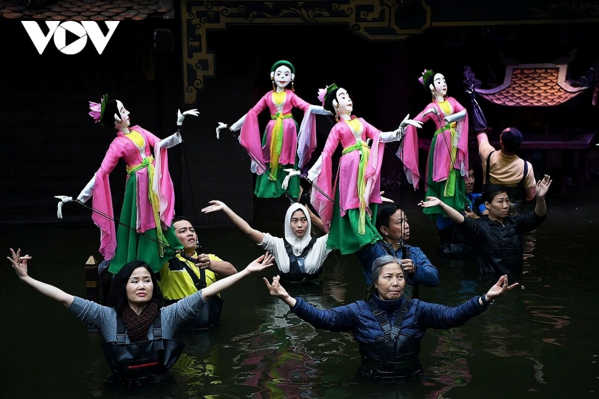 The combination of land puppetry with the traditional water puppetry pavilion stage brings a fresh and captivating dimension to Vietnamese puppetry.