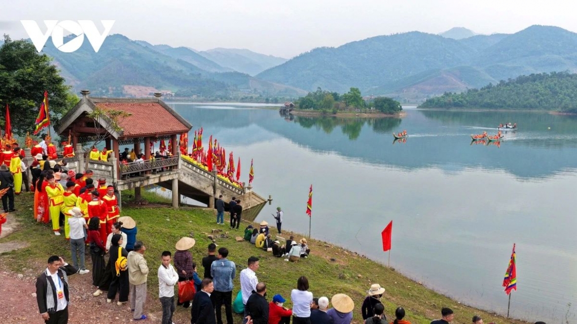 The Tran Dynasty is well known for its significant contributions to Vietnam’s political stability, cultural development, and military achievements. Most notably, the dynasty successfully led the Vietnamese people to victory in three major wars against the Mongol–Yuan Empire in the 13th century, protecting the country’s independence and sovereignty.