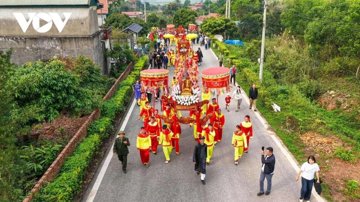 Thai Mieu Temple served as the royal ancestral temple, where the Tran royal family worshiped their ancestors and former kings. Today, the temple remains an important historical and spiritual site, honoring the legacy of the Tran emperors and their contributions to the nation.