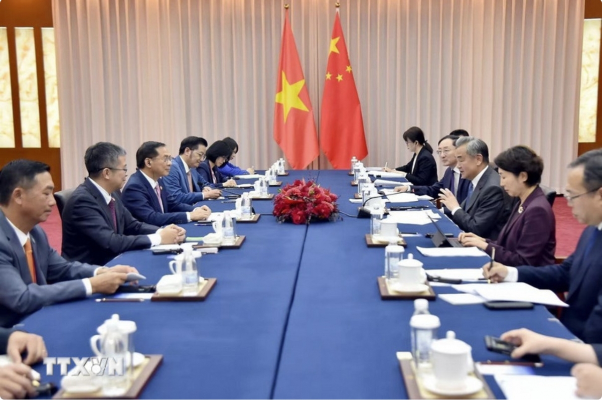 A meeting between the foreign ministries of Vietnam and China in 2025 (Photo: VNA)