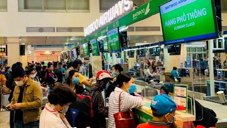 Airfares from Vietnam to Europe have surged or sold out as escalating tensions in the Middle East disrupt flight routes, raising concerns among travelers and travel firms