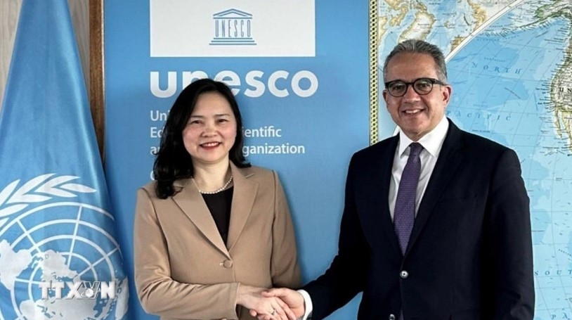 Ambassador Nguyen Thi Van Anh, Permanent Representative of Vietnam to UNESCO meets with UNESCO Director-General Khaled El-Enany (Photo: VNA)