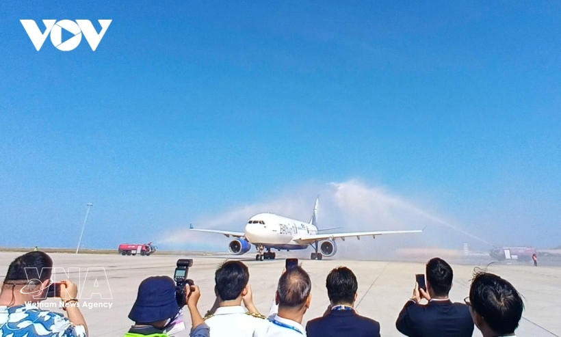 The debut Minsk – Nha Trang flight is greeted at Cam Ranh International Airport.