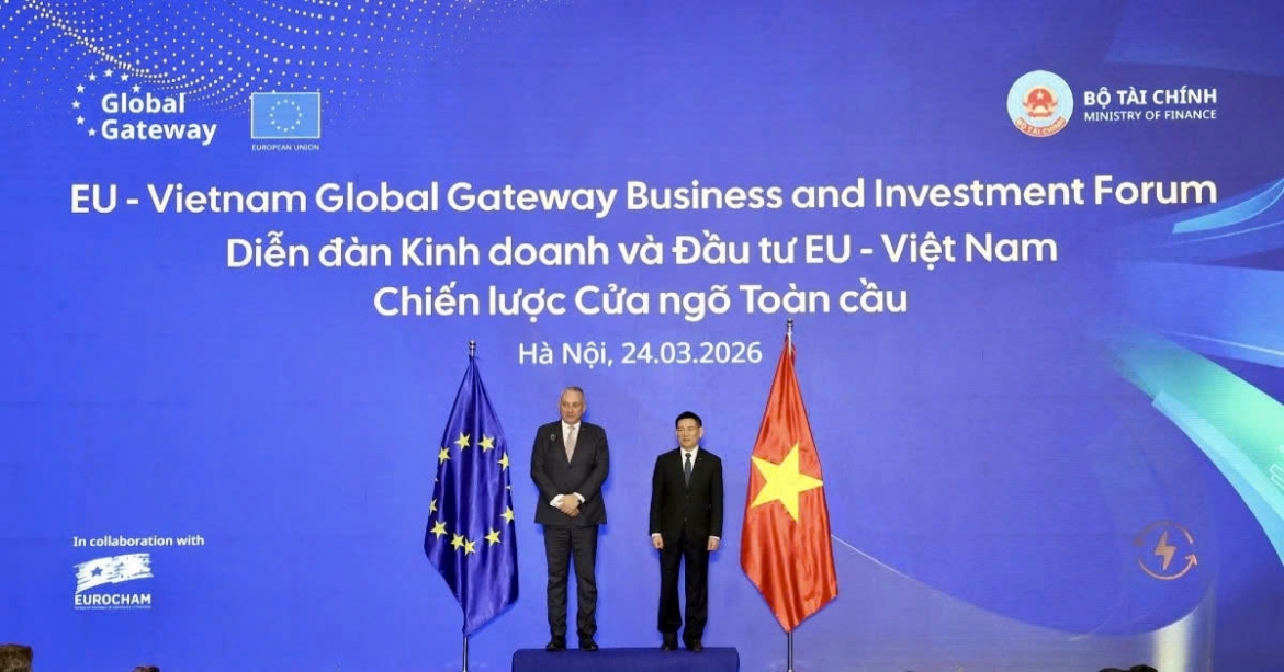 Deputy Prime Minister Ho Duc Phoc (R) and European Commissioner for International Partnerships Jozef Síkela in Hanoi on May 24, as part of the EU-Vietnam Global Gateway Business and Investment Forum GGBIF