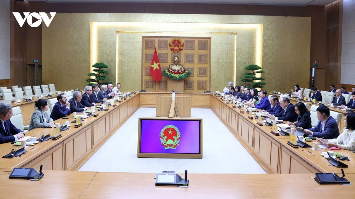 Vietnamese and EC officials at the working session on IUU fishing