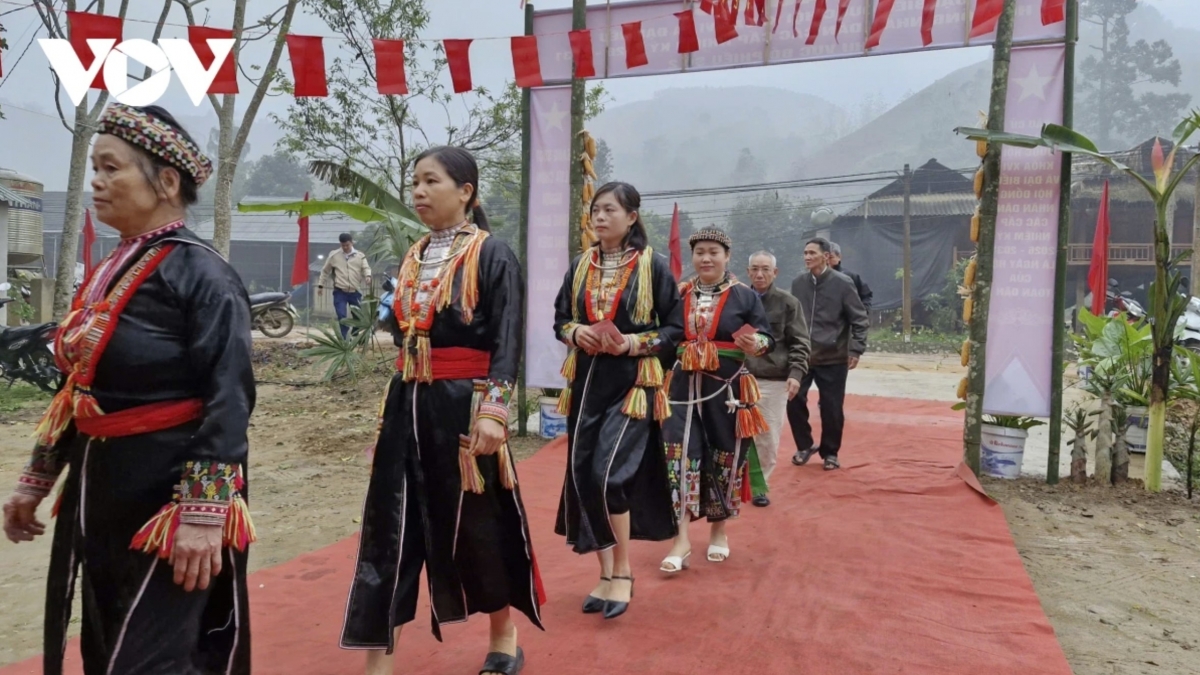 Voters in Lao Cai province cast their ballots early on March 15