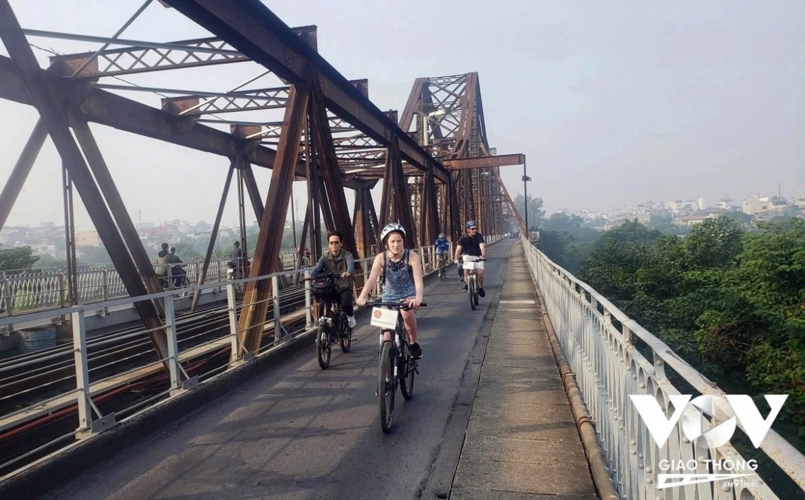 Hanoi will close Long Bien Bridge to road traffic for 60 days from March 28 for urgent repairs, ensuring safety and preserving a historic landmark.