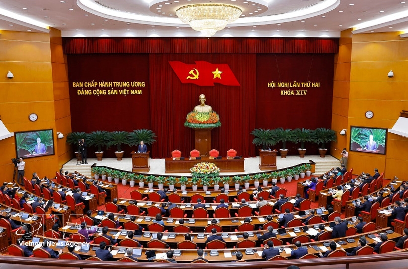 At the closing session of the second meeting of the 14th Party Central Committee. (Photo: VNA)