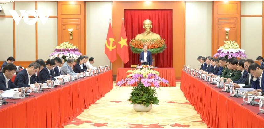 Party General Secretary To Lam chairs the working session