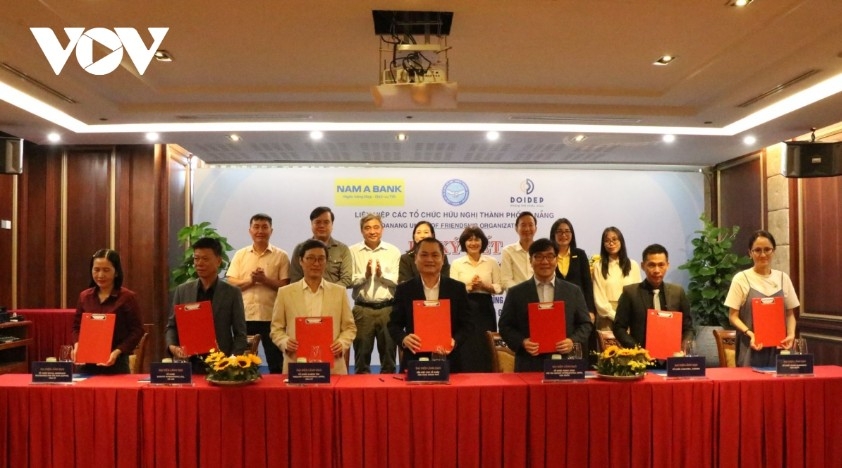 The Da Nang Union of Friendship Organisations signs the MoU