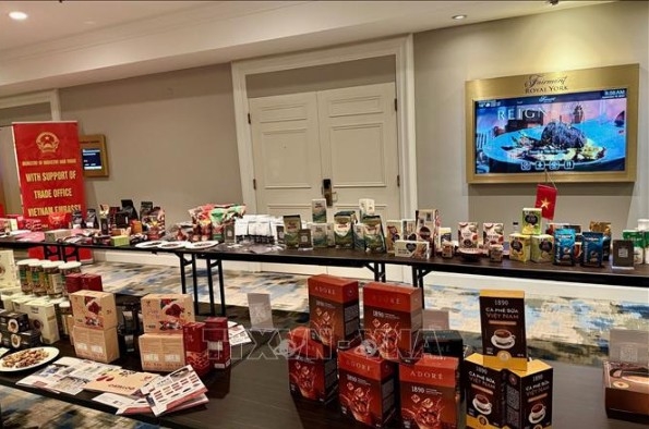 Vietnamese coffee and cocoa products on display at Vietnam Coffee Day in Toronto, Canada, 2025. (Photo: VNA)