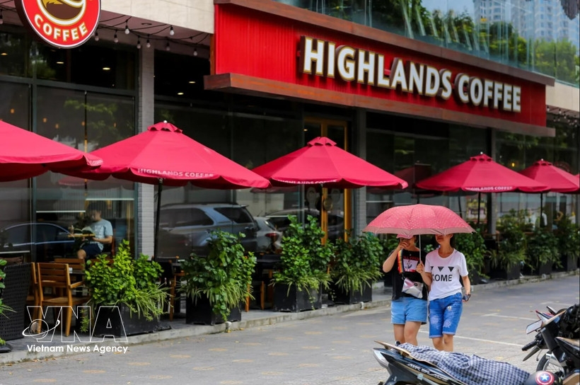 Highlands Coffee is among the coffee chains with the largest number of outlets in Vietnam. (Photo: VNA)