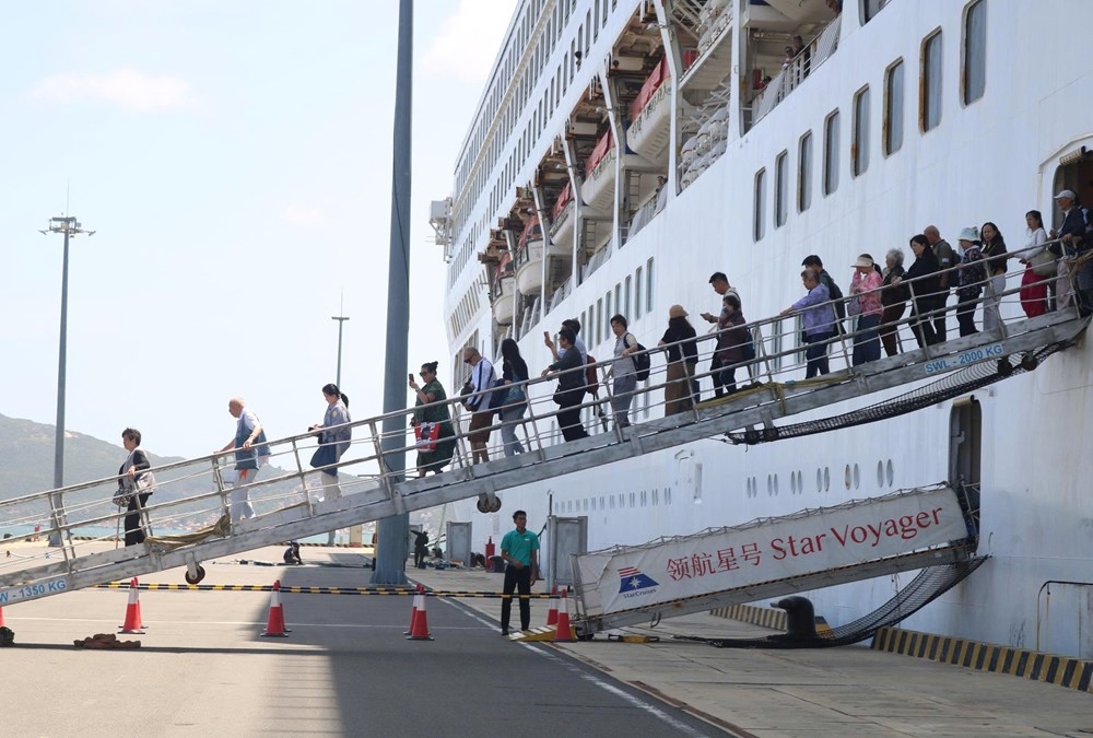 Star Voyager brings 1,600 visitors to Khanh Hoa on March 11. (Photo: baovanhoa.vn)