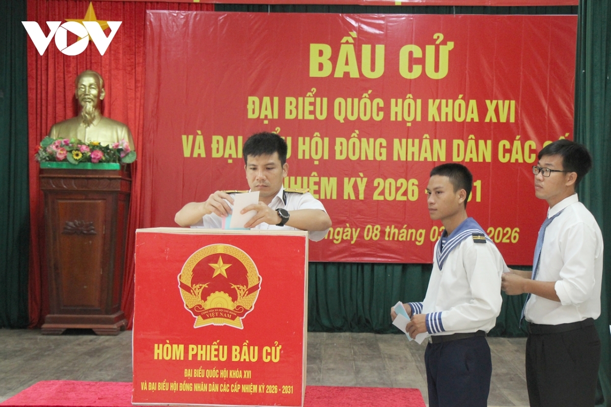 Residents in the Truong Sa (Spratly) special administrative zone of Khanh Hoa province cast their ballots on March 8, a week earlier than scheduled