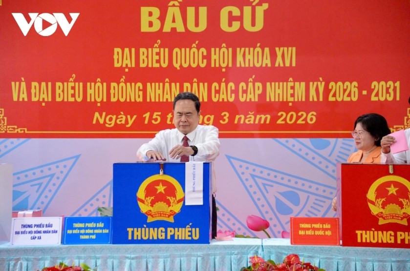 On this important national occasion, National Assembly Chairman Tran Thanh Man, Chairman of the National Election Council, sends a message to voters nationwide: “Voting is both the sacred right and responsibility of citizens. This election for the 16th National Assembly carries added significance as it marks 80 years since Vietnam’s first general election, which elected the country’s first National Assembly. I am confident that voters across the country will turn out in large numbers, vote correctly and fully, selecting capable and virtuous representatives to the National Assembly and People’s Councils at all levels, enabling our country can enter a new era- an era of national rise, and successfully implement the Resolution of the 14th National Party Congress.”