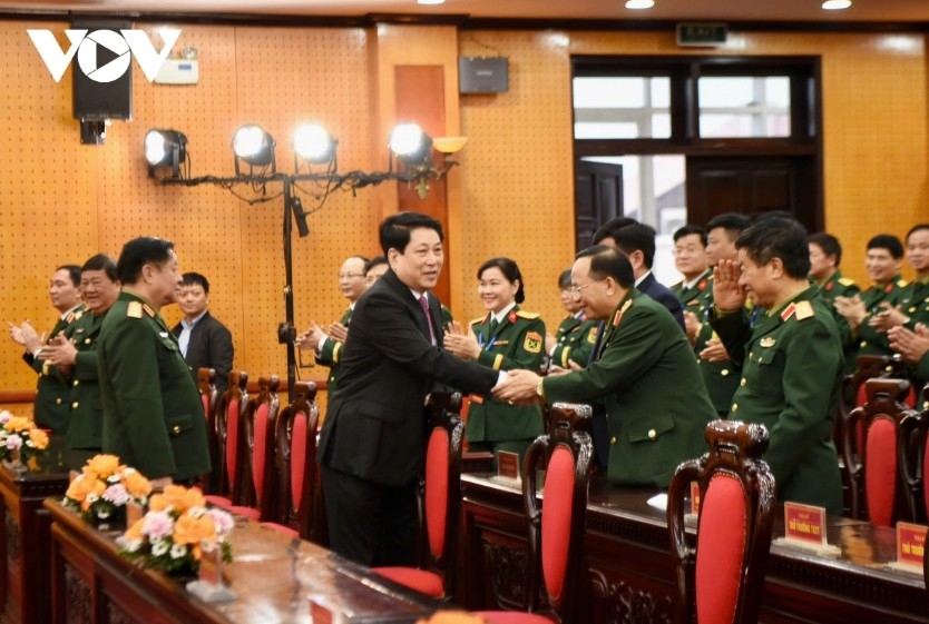 Also on the morning of March 15, President Luong Cuong casts his ballot at Polling Station No. 26 in Hoan Kiem ward, Hanoi, where the opening ceremony of voting for deputies to the 16th National Assembly and People’s Councils at all levels for the 2026-2031 term is held at the hall of the General Department of Political Affairs under the Ministry of National Defence.