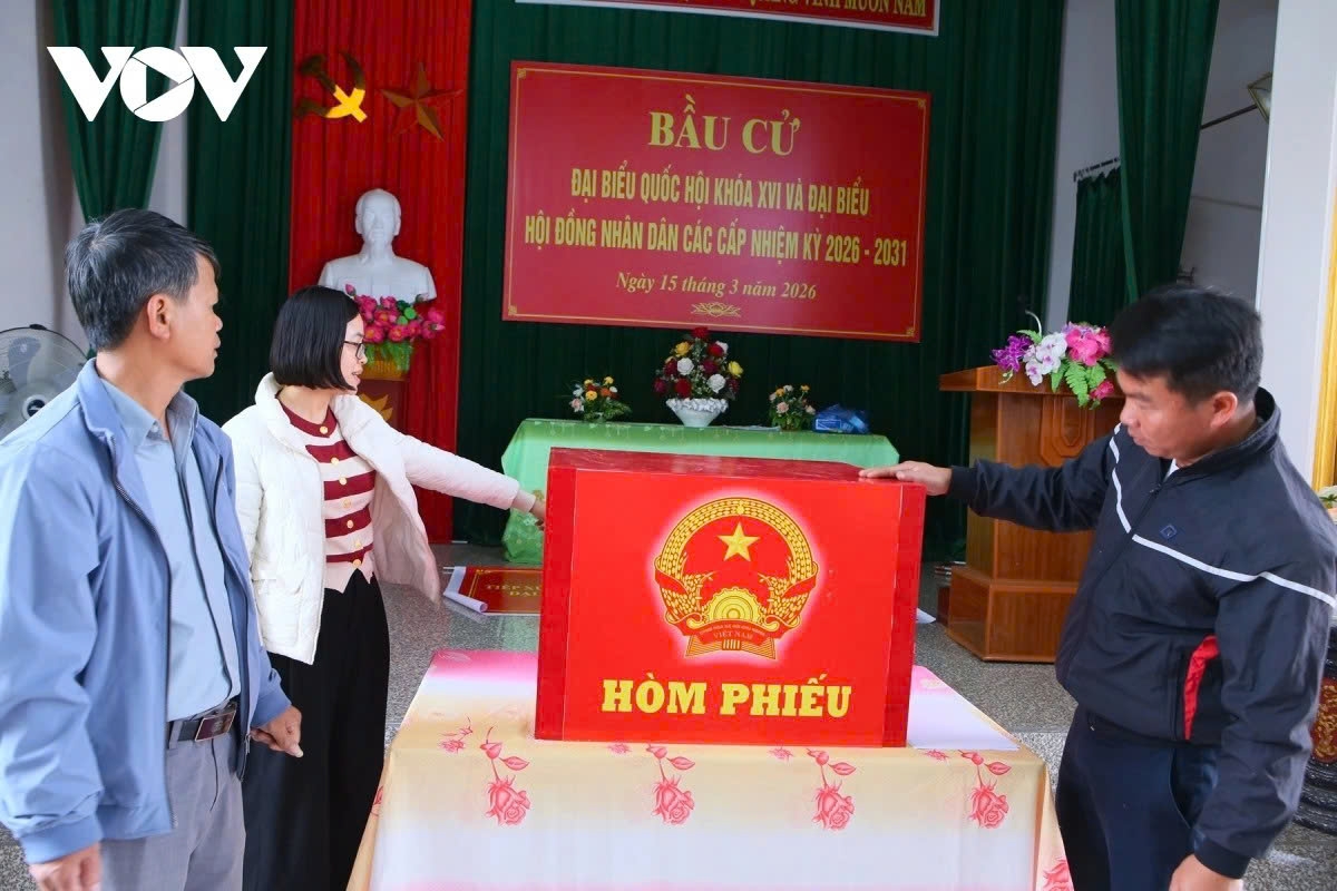 Election teams prepare ballot boxes, seals and documents for election day.