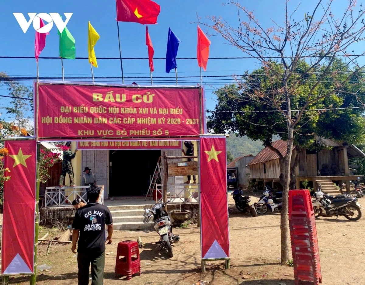 With election day approaching, polling stations across Dak Lak province in Vietnam’s Central Highlands are being prepared for the vote.