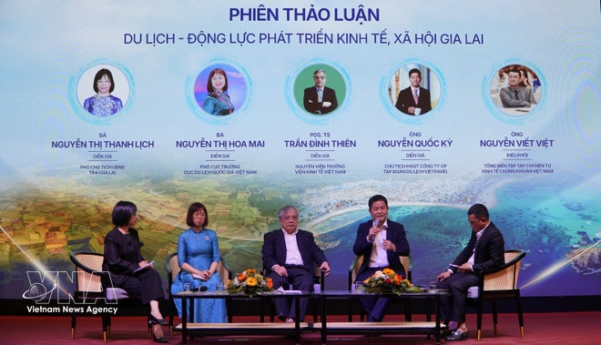 Speakers at the panel discussion on tourism as a driver of socio-economic development (Photo: VNA)