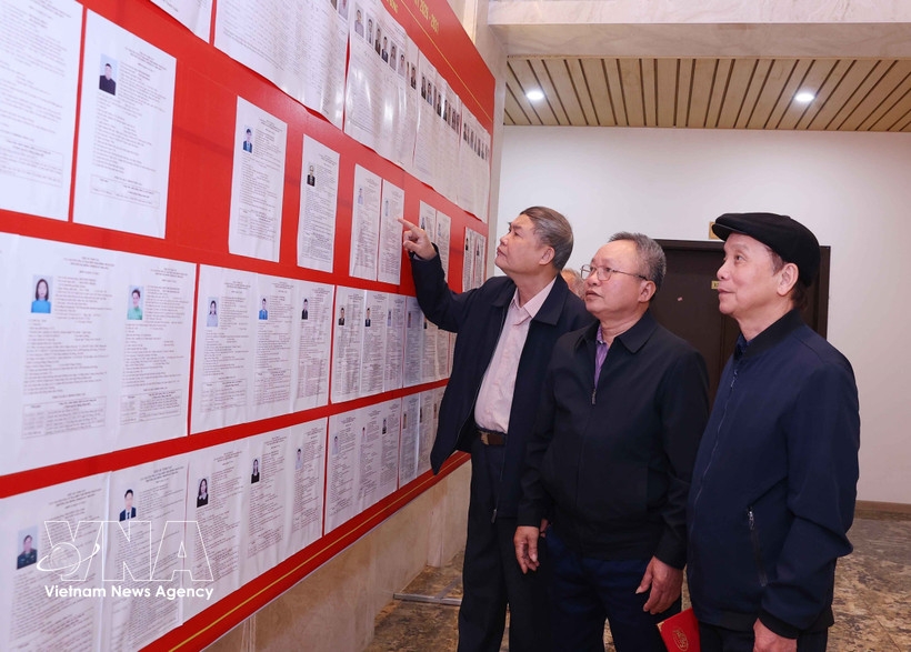 Hanoi voters learn about candidates’ biographies and action programmes