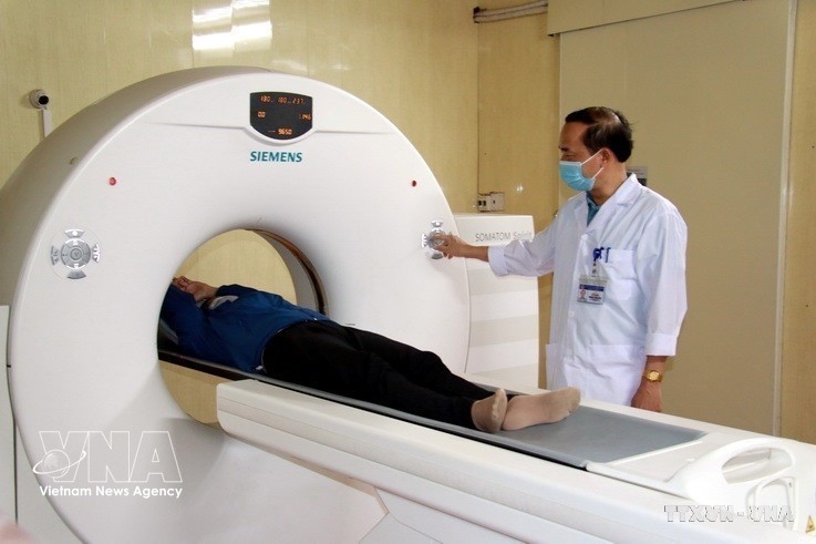 Lung CT scans for patients at the Nam Dinh Lung Hospital (Photo: VNA)