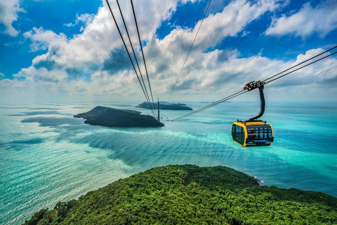 The Hon Thom Cable Car, the world's longest three-wire cable car, is also highlighted by Travel + Leisure as one of Asia’s most spectacular journeys (Photo: Sun Group)