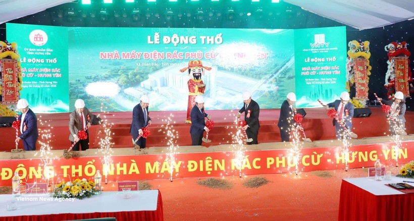 The groundbreaking ceremony for the Phu Cu waste-to-energy plant project in Doan Dao commune, Hung Yen province, on March 6 (Photo: VNA)