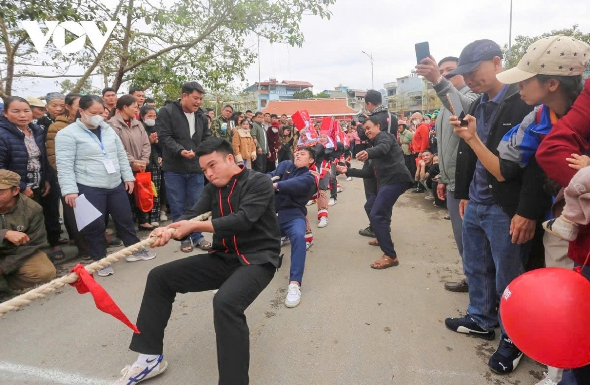 Locals are eager to participate in stick pushing, tug-of-war, and other folk games.