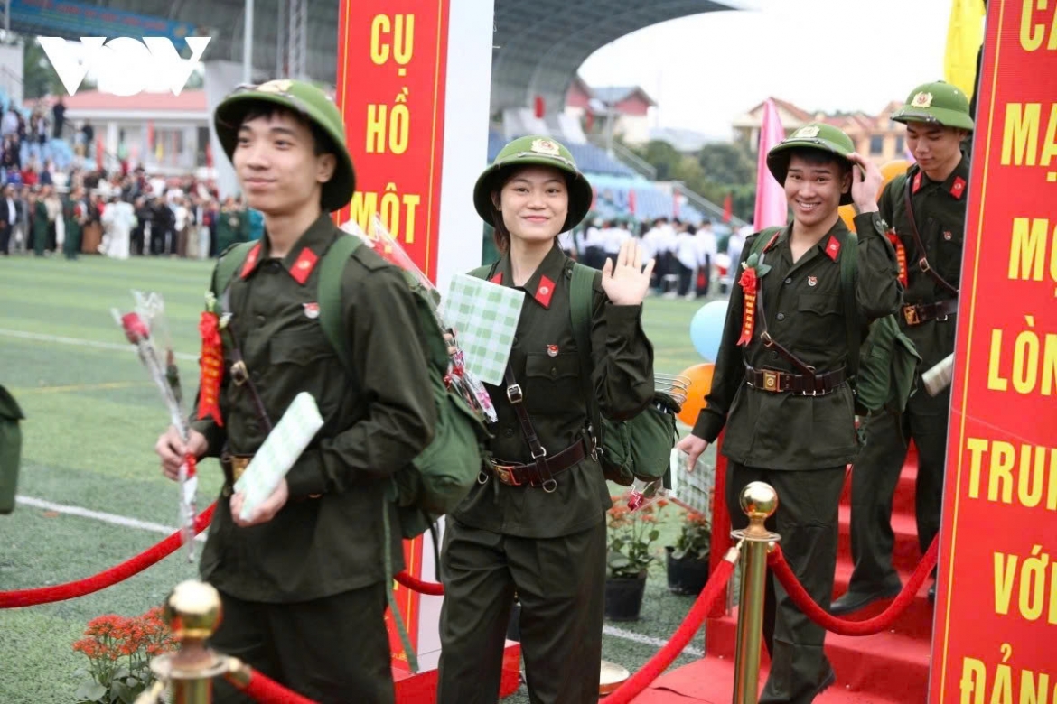 A girl in Phu Tho province is ready for military service.
