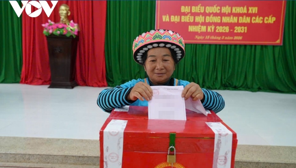 In mountainous and border communes of Thanh Hoa province, home to many ethnic groups including Hmong, Muong, Thai, Kho Mu, Dao, Tho and Kinh, residents turn out to vote with a strong sense of responsibility on the country’s election day.
