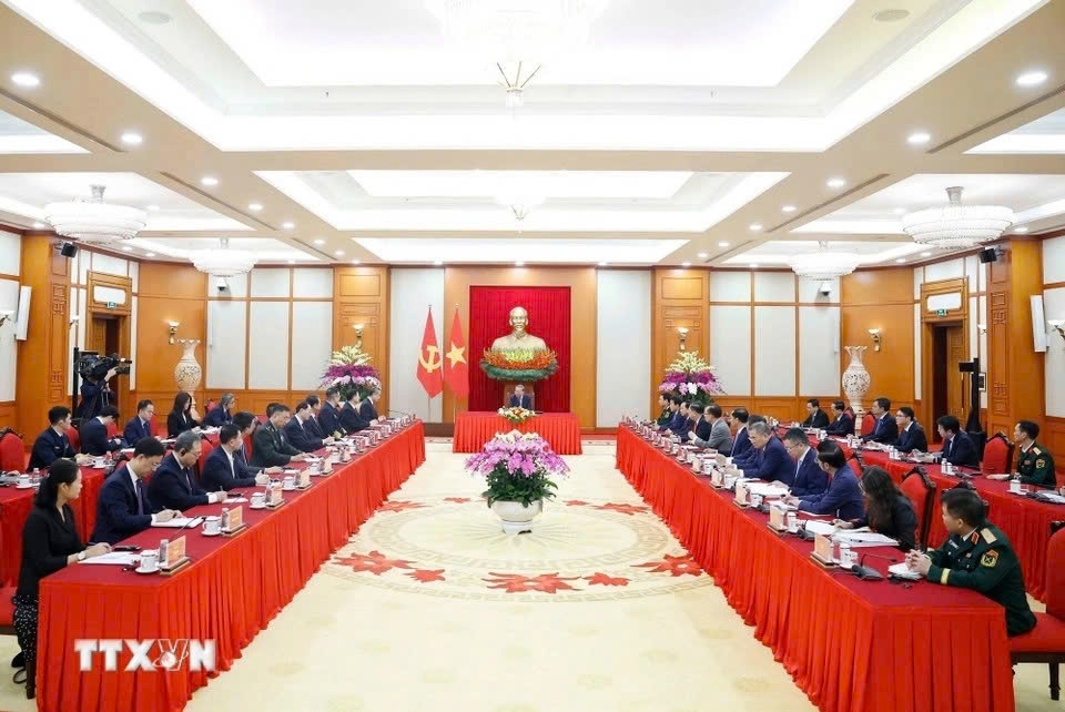 Party General Secretary To Lam receives Chinese Foreign Minister Wang Yi, Minister of Public Security Wang Xiaohong and Minister of National Defence Dong Jun in Hanoi on March 16. The Chinese ministers are in hanoi for the first ministerial-level “3+3” strategic dialogue on foreign affairs, national defence and public security with their Vietnamese counterpart. (Photo: VNA)