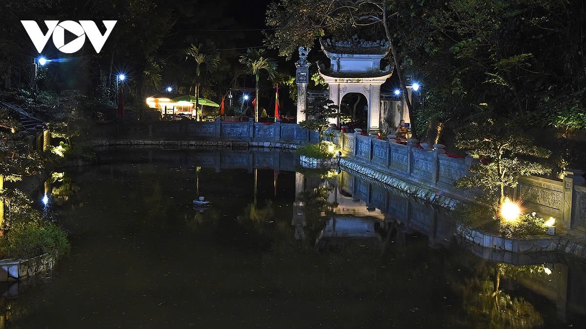 The night tour is a distinctive spiritual tourism product aimed at promoting and spreading the Hung Kings worship belief in Phu Tho, contributing to the development of tourism products linked to the cultural identity of the ancestral land.
