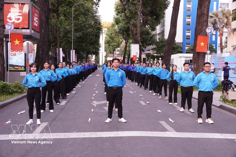 Young people take part in a mass performance at the Ho Chi Minh City Youth Festival 2026.