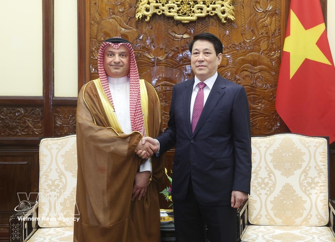 State President Luong Cuong receives Saudi Arabian Ambassador Thamer Mohammed al-Gosaibi  (Photo: VNA)