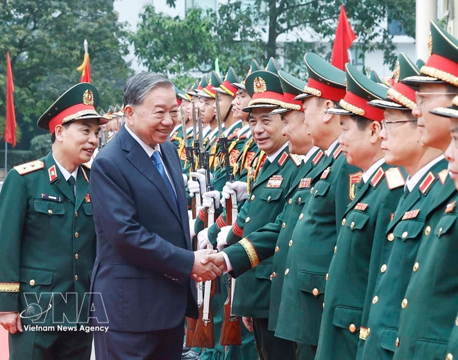 Party General Secretary To Lam meets with officials of the Military Technical Academy on March 17. (Photo: VNA)