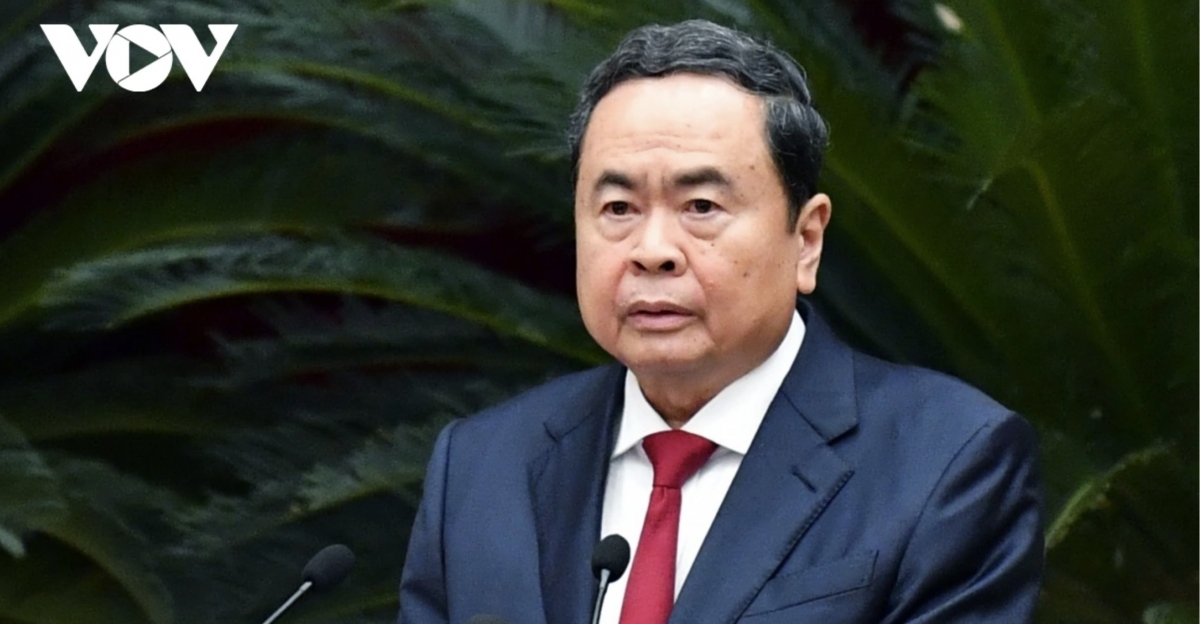 Politburo member and National Assembly Chairman Tran Thanh Man chairs the opening session of the second plenum of the 14th Party Central Committee