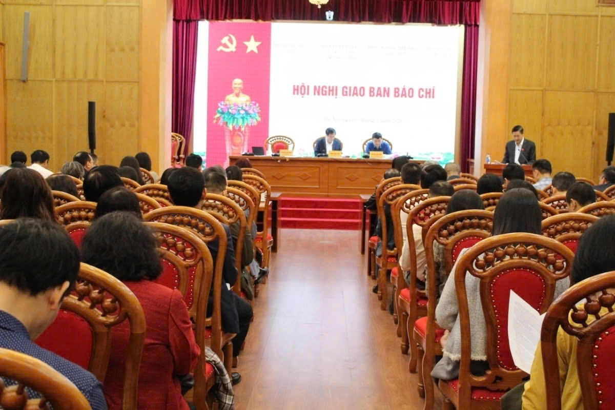 Representatives from the National Election Council and the Party Central Committee's Commission for Education, Information and Mass Mobilisation brief media workers on preperations about the coming elections