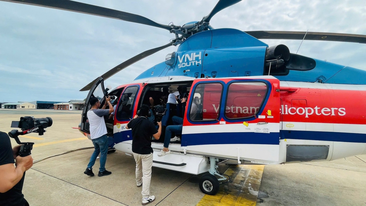 Helicopter sightseeing tours over Ho Chi Minh City set to start regular flights from March 11, aiming to become one of the city’s signature tourism products.
(Photo: Vinagroup)