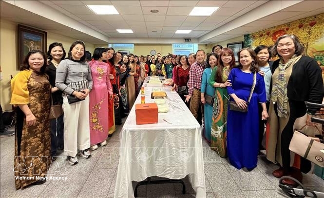 Members of the Vietnamese Women's Association in Belgium at the gathering