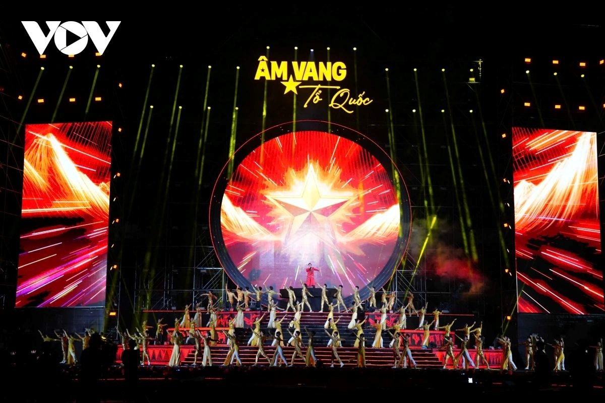 This is a large-scale political-art performance, marking the 51st anniversary of the Liberation of the South and National Reunification (April 30, 1975 – 2026), and the launch of the 2026 campaign “Proud to Be Vietnamese.”