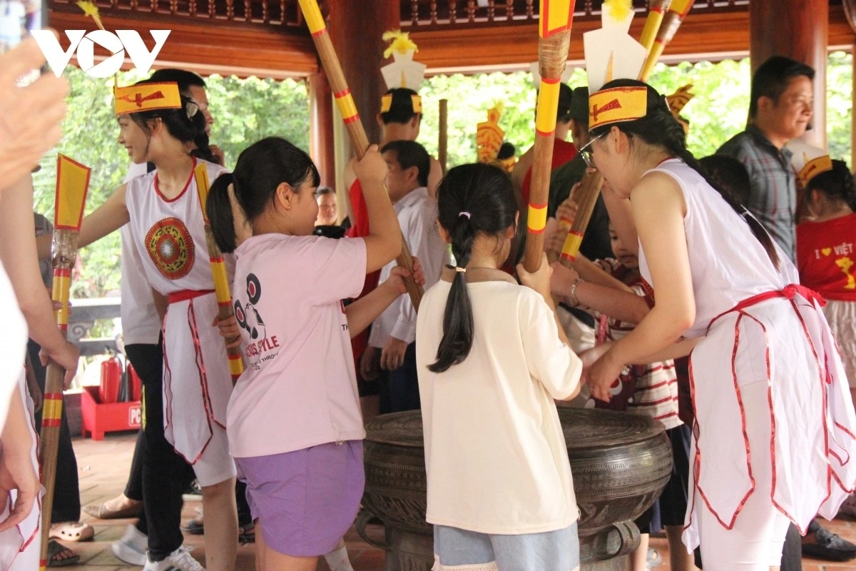 The event also drew many children to take part and experience the atmosphere.