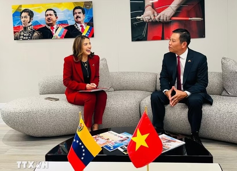 At the meeting between Venezuelan Minister of Tourism Daniella Cabello met with Vietnamese Ambassador to Venezuela Vu Trung My (Photo: VNA)