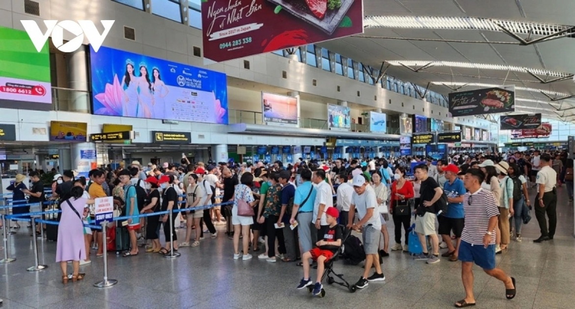 In 2025, Terminal T2 at Da Nang International Airport handled more than 6.8 million passengers, exceeding its original design capacity of 4 million passengers per year by over 70%