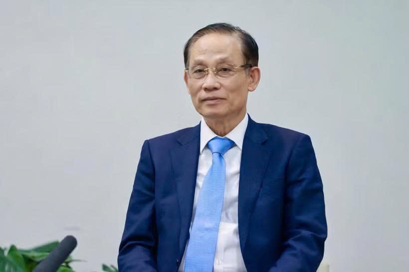 Politburo member and Minister of Foreign Affairs Le Hoai Trung