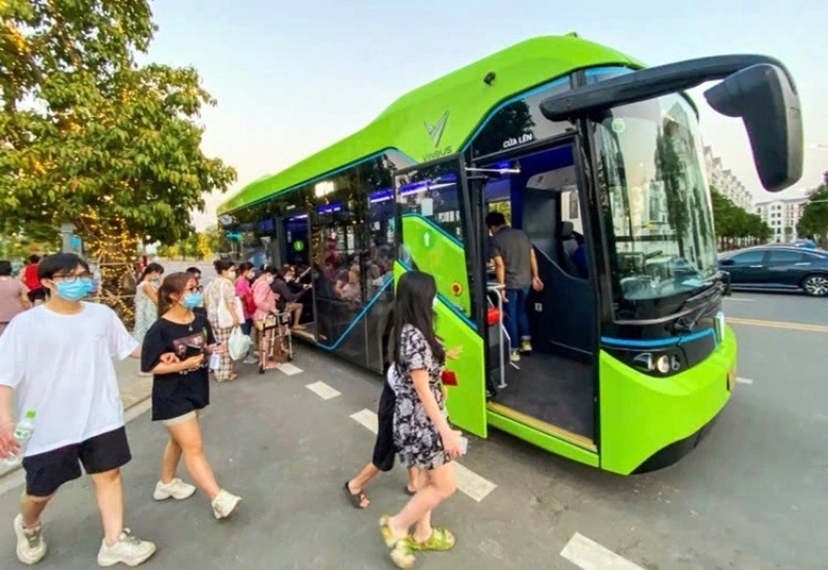 Hanoi will press ahead with its low-emission zones plan from July 1, 2026, by introducing phased emission controls on cars and motorbikes to curb air pollution and accelerate the shift toward greener urban mobility.