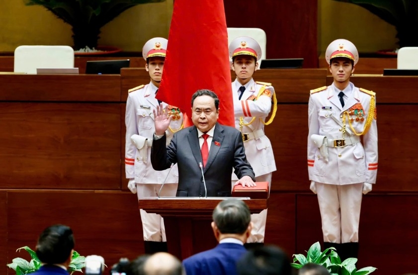 National Assembly Chairman Tran Thanh Man takes oath of office at first session of the 16th National Assembly