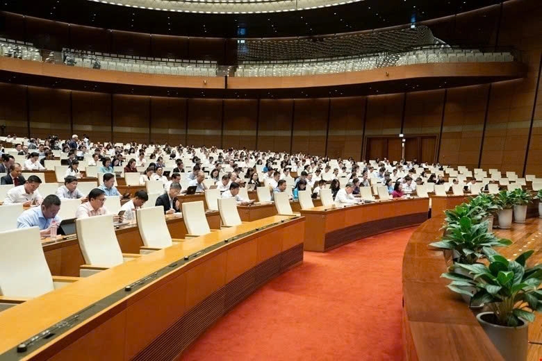 Deputies at the plenary session of the National Assembly on April 23
